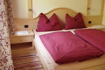 Italia Privát Sankt Ulrich, Exterior